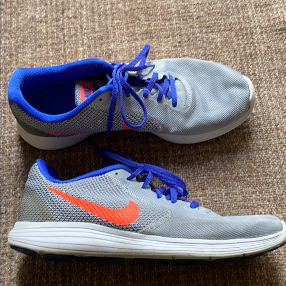 Nike revolution 3